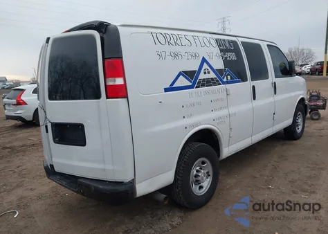2019 Chevrolet Express 2500 Work Van из США, поврежденный, VIN 1GCWGAFPXK1365976
